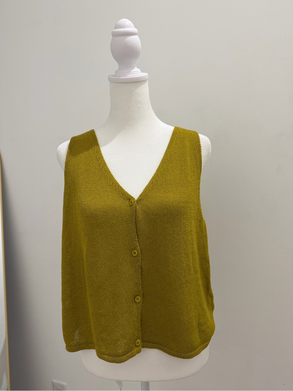 OAK + FORT Olive Button-Front V-Neck Knit Tank - Picture 2 of 4